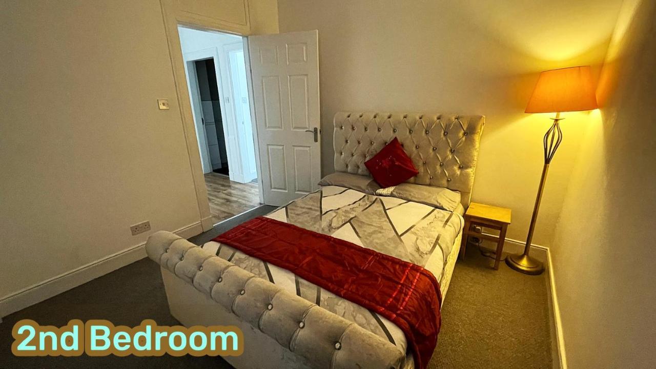 2 Bedrooms Entire Apartment Self Check In Kelty 外观 照片