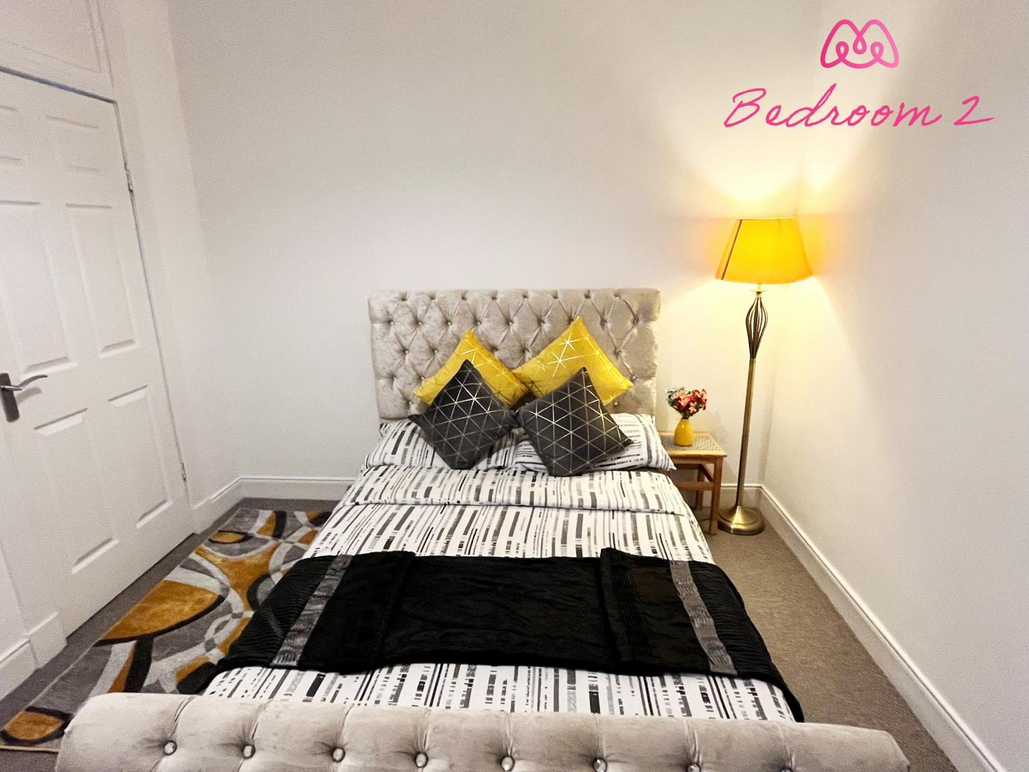 2 Bedrooms Entire Apartment Self Check In Kelty 外观 照片