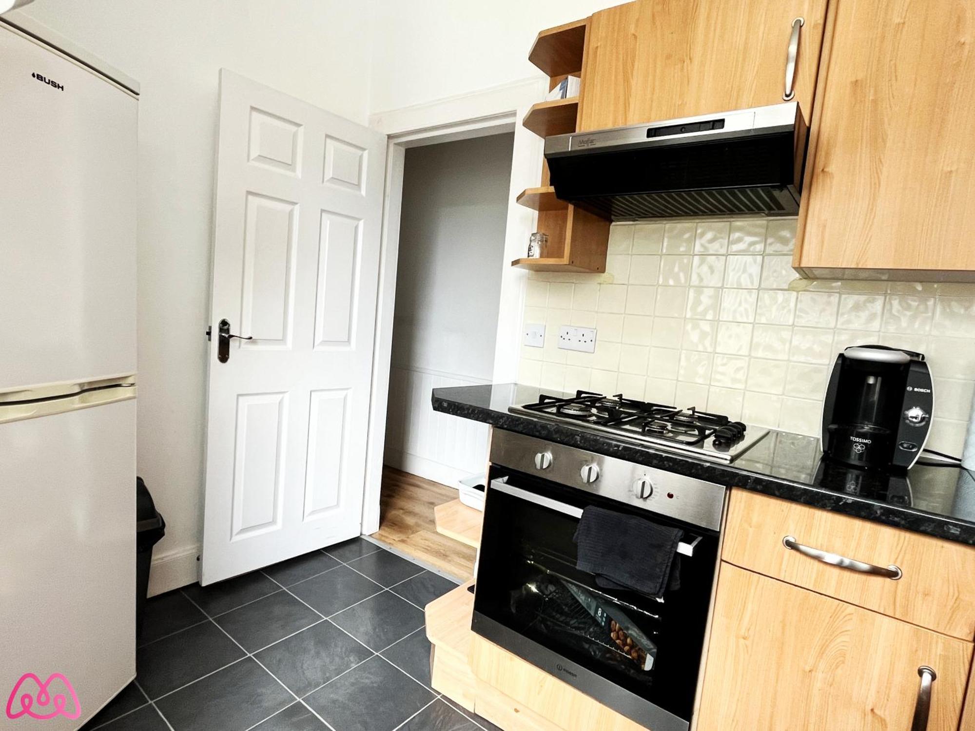 2 Bedrooms Entire Apartment Self Check In Kelty 外观 照片