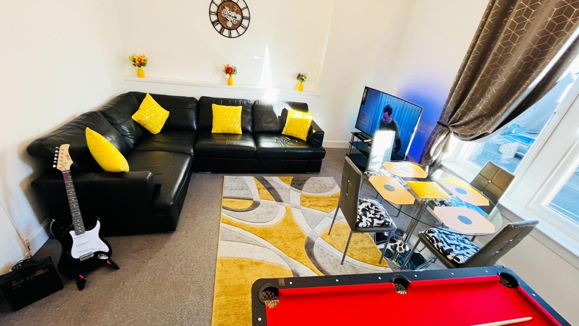 2 Bedrooms Entire Apartment Self Check In Kelty 外观 照片