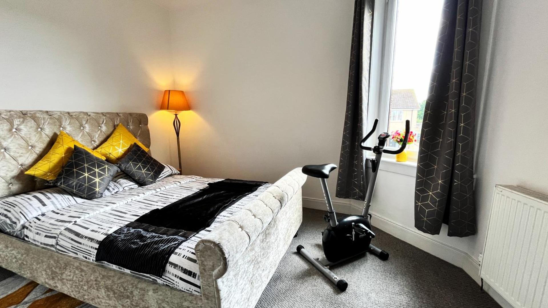 2 Bedrooms Entire Apartment Self Check In Kelty 外观 照片